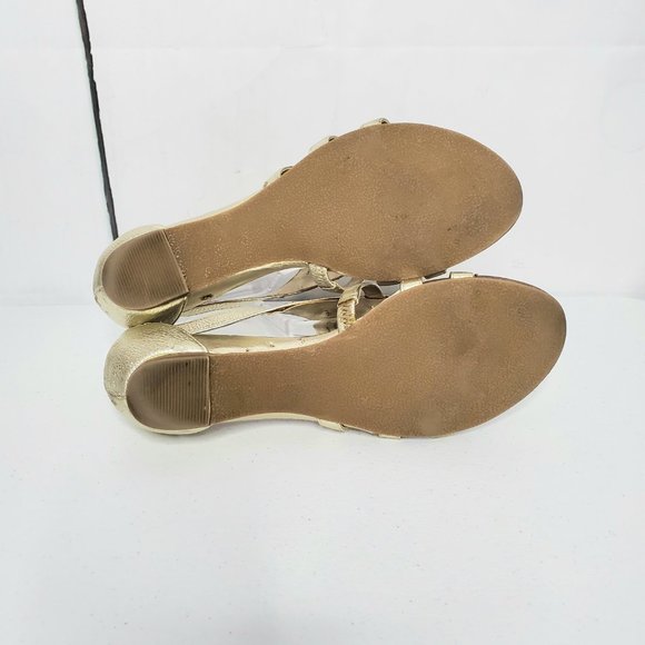 *SOLD* Fergie Islander Leather Thong Sandals - Picture 6 of 10